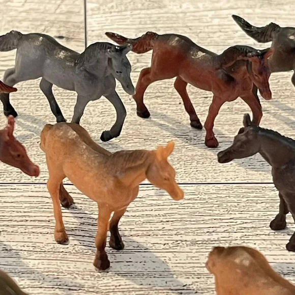 VTG Lot Of 9 Miniature Horse Figurines China Mixed Colors Poses Plastic Lot #7 - Picture 6 of 8